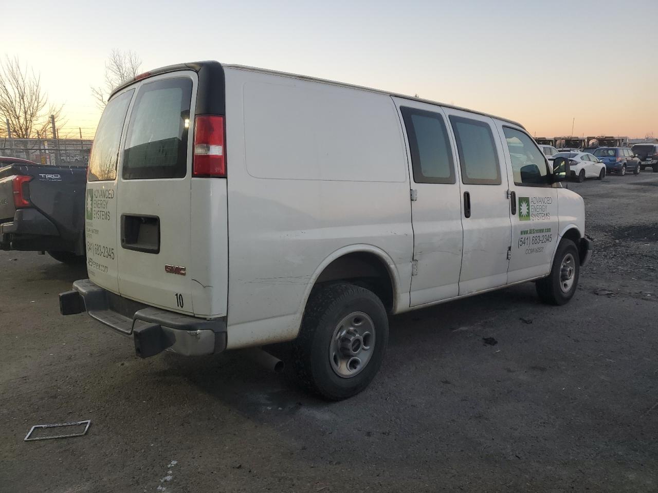 2016 GMC Savana - Image 3