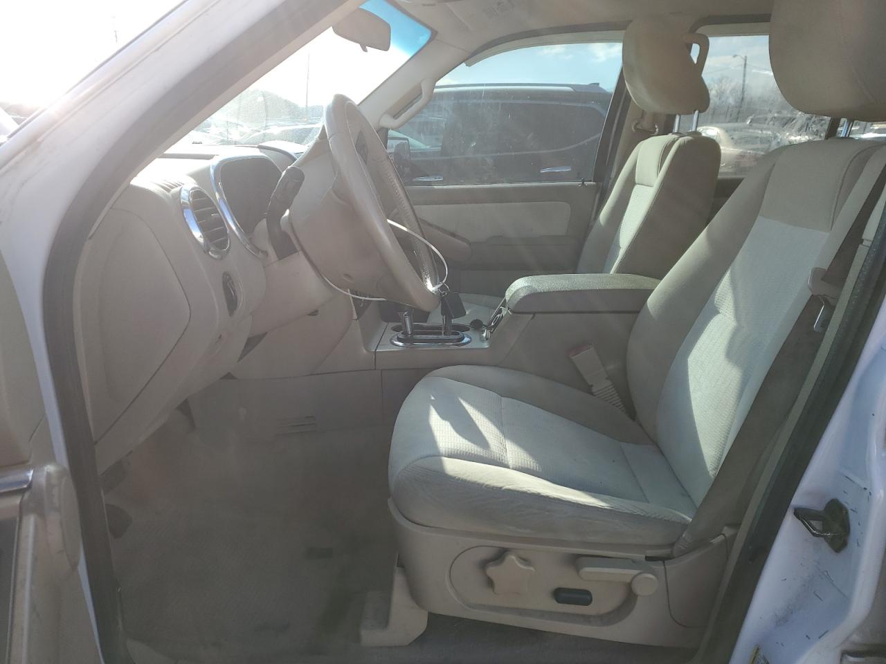 2009 Ford Explorer - Image 7