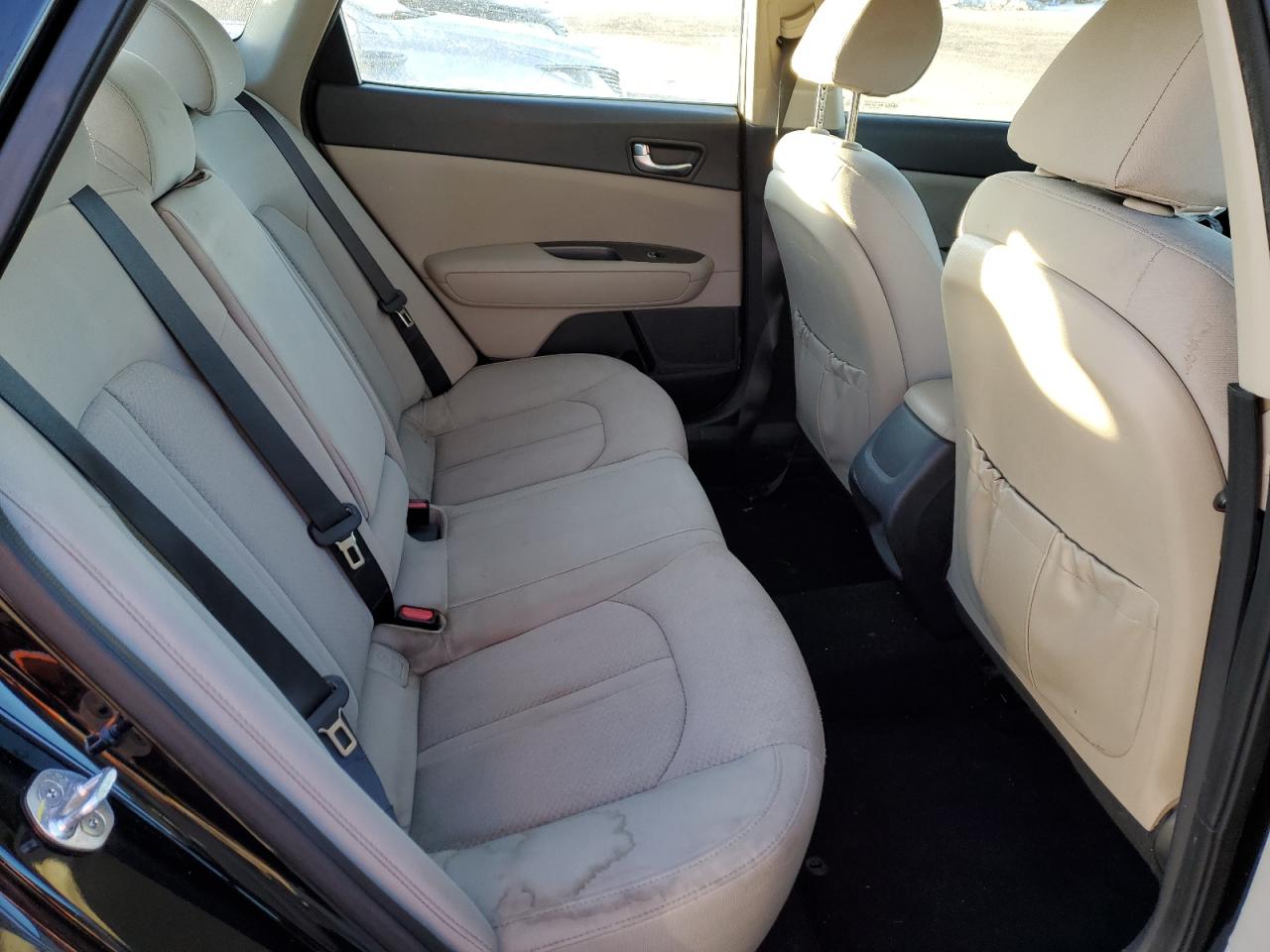 2016 Kia Optima - Image 11