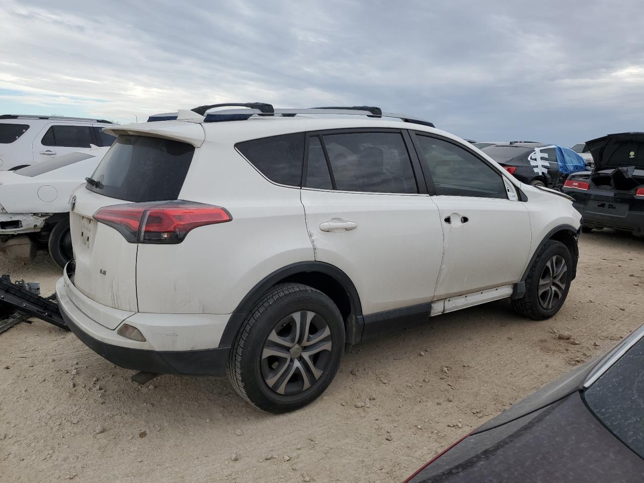 2017 Toyota RAV 4 - Image 3
