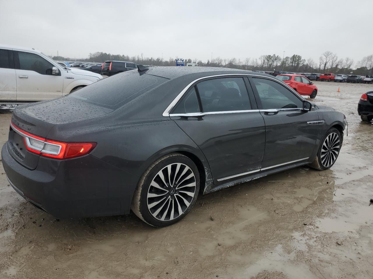 2018 Lincoln Continental - Image 3