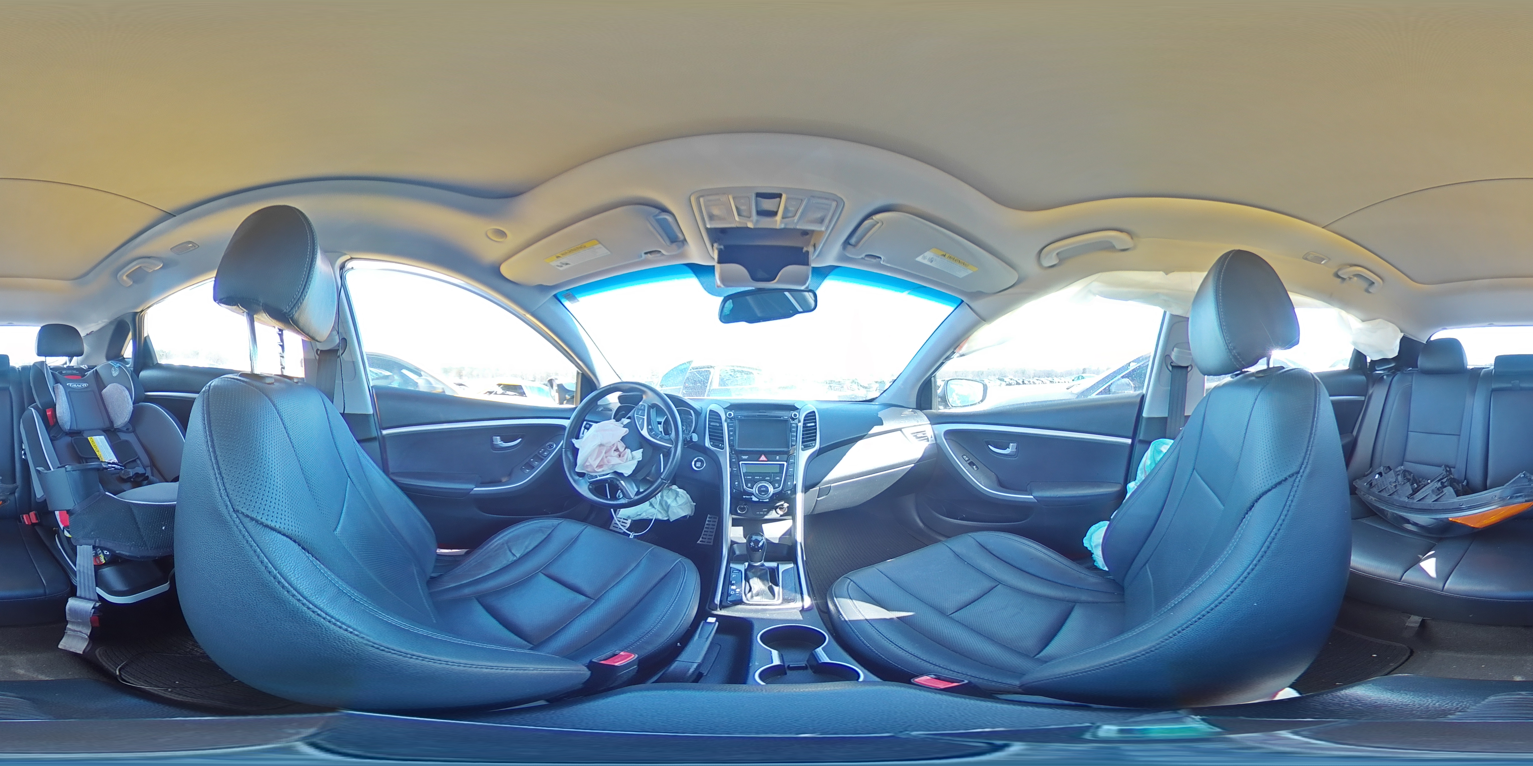 2016 Hyundai Elantra - Image 13