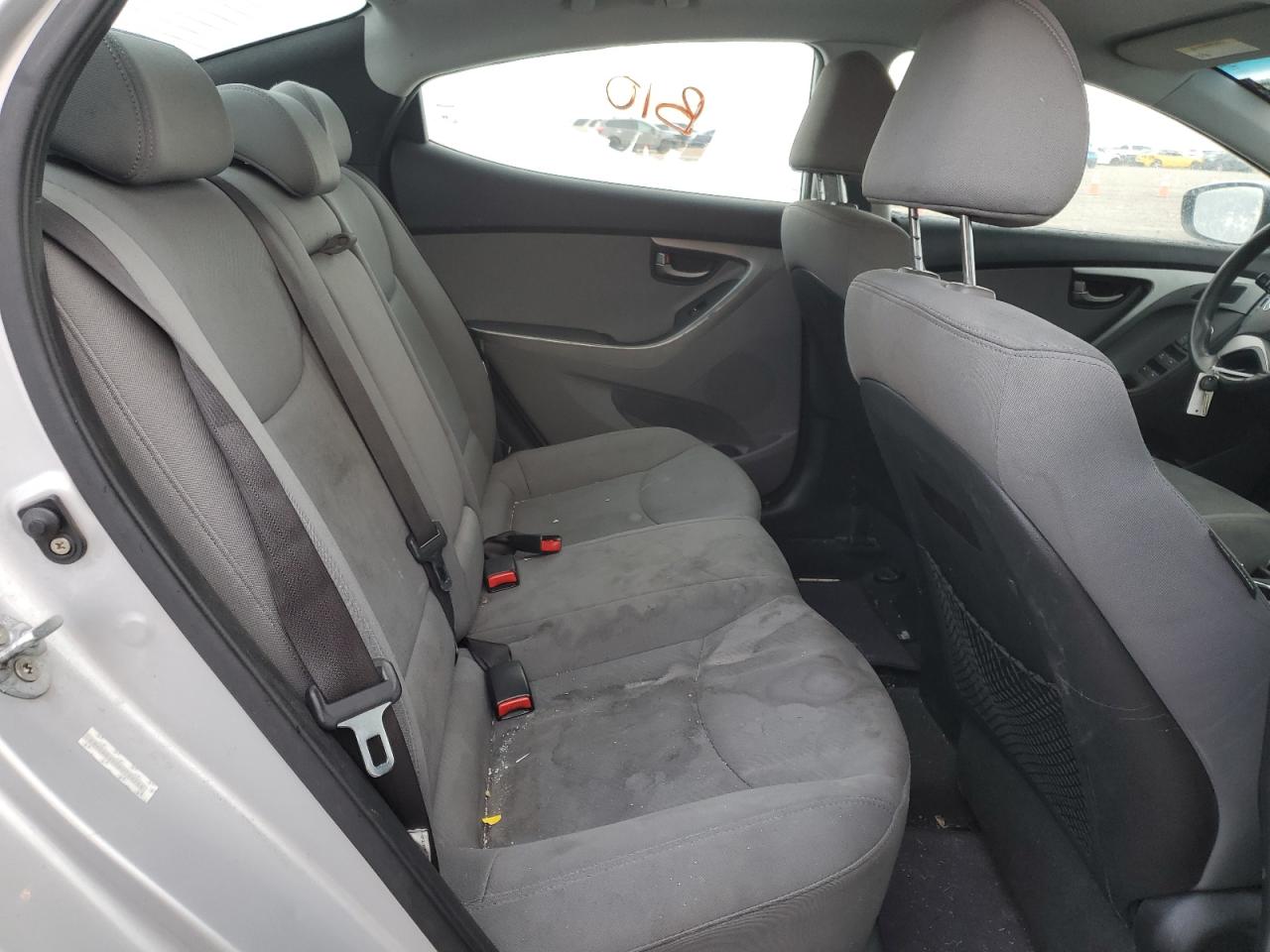 2013 Hyundai Elantra - Image 10