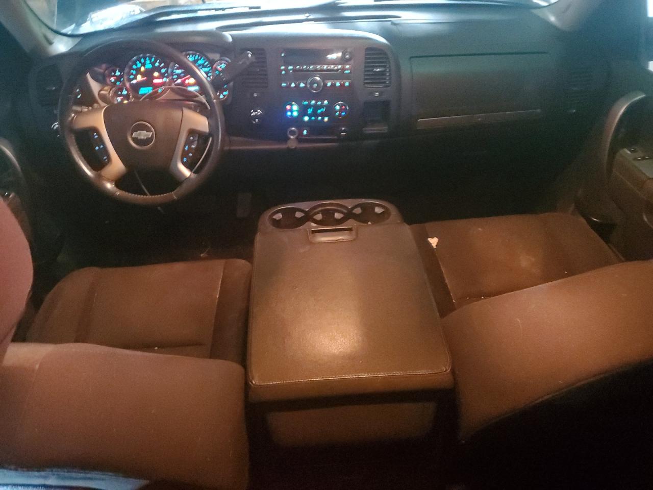 2013 Chevrolet Silverado - Image 8