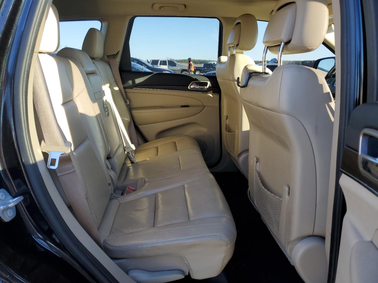 2015 Jeep Grand Cherokee - Image 11