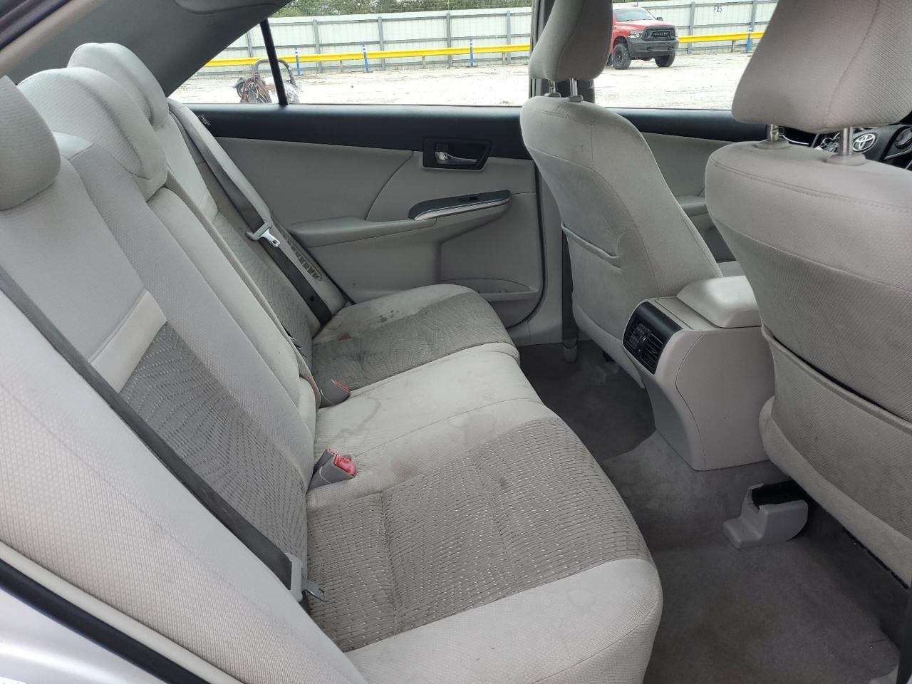 2014 Toyota Camry - Image 10