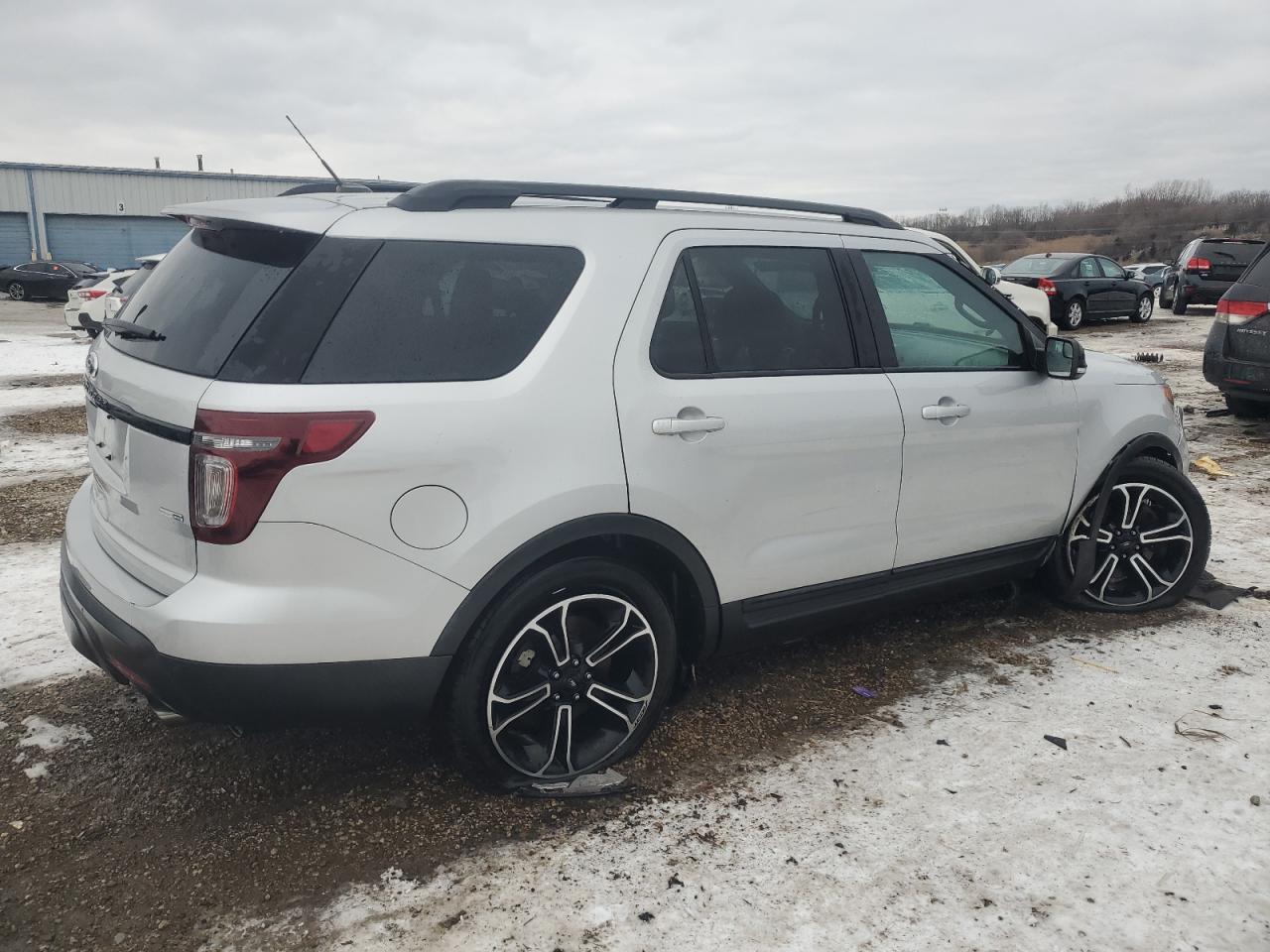 2015 Ford Explorer - Image 3