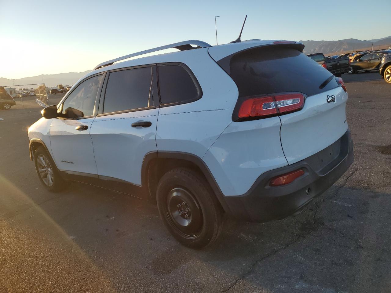 2015 Jeep Grand Cherokee - Image 2