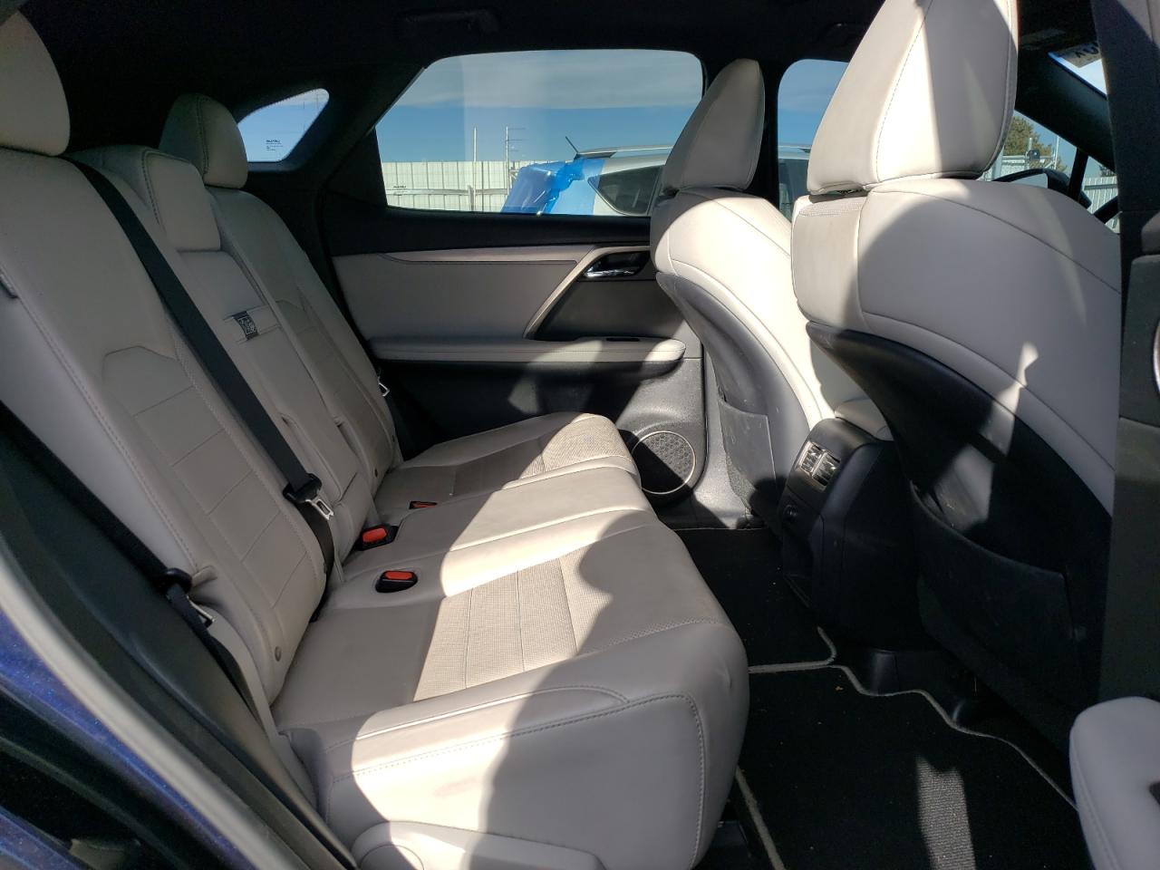 2017 Lexus RX - Image 11