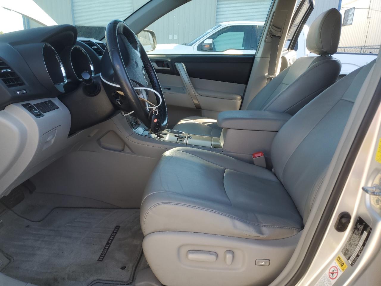 2010 Toyota Highlander - Image 7