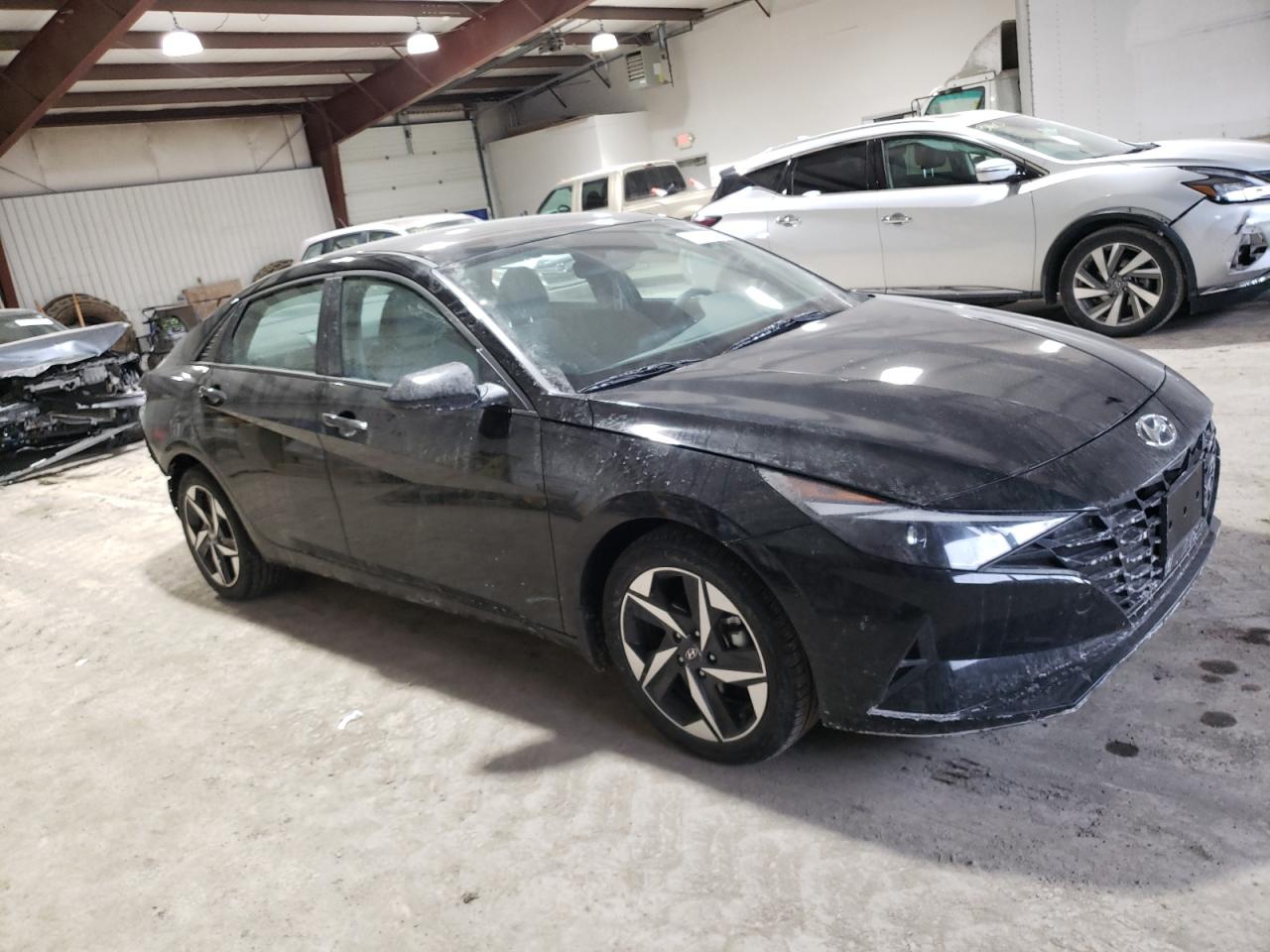 2023 Hyundai Elantra - Image 4
