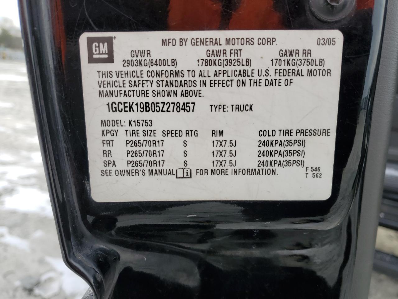 2005 Chevrolet Silverado - Image 14