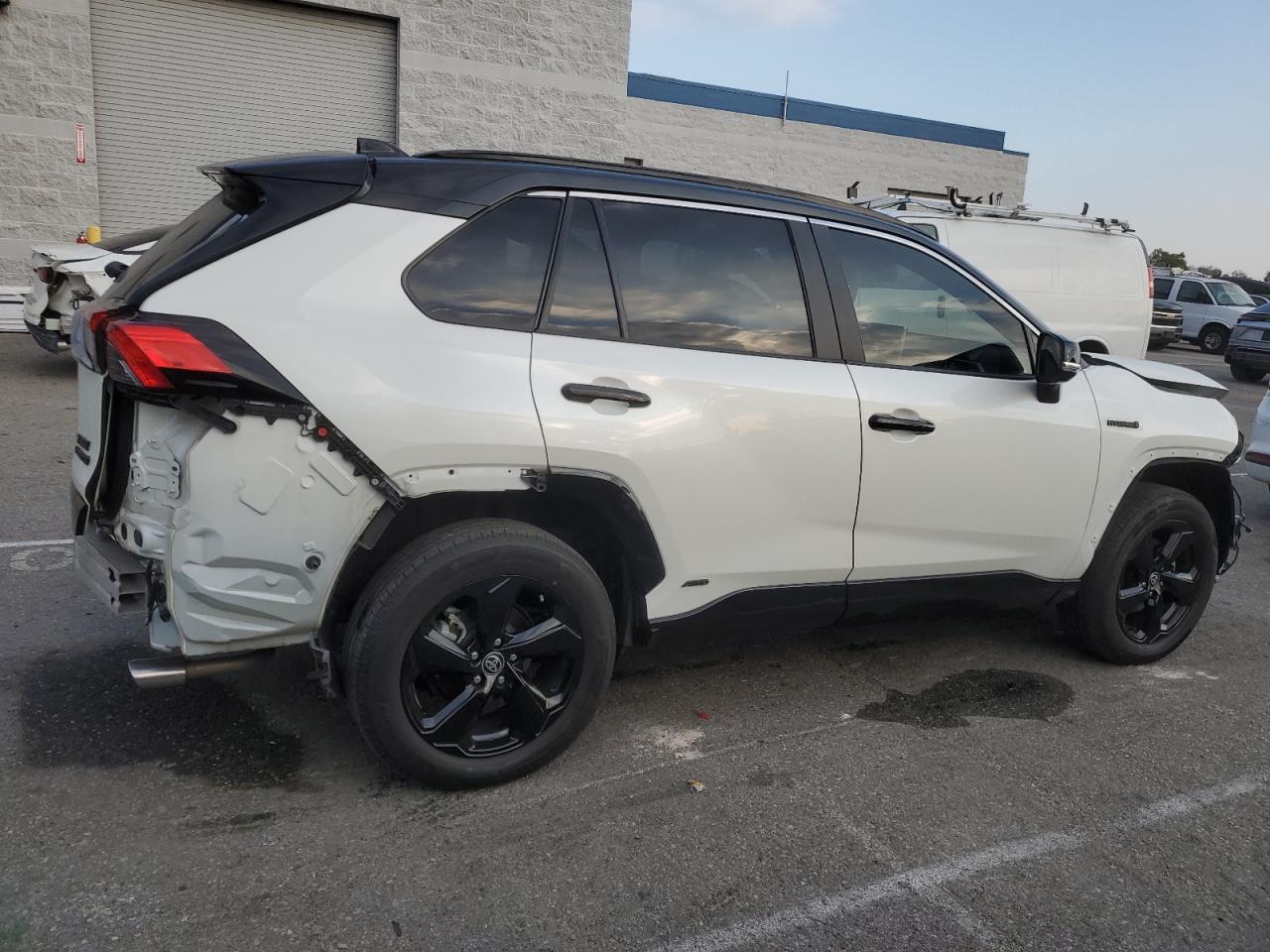 2021 Toyota RAV 4 - Image 3