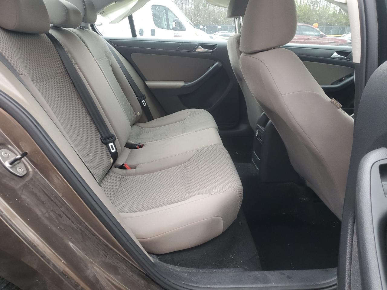 2014 Volkswagen Jetta - Image 11
