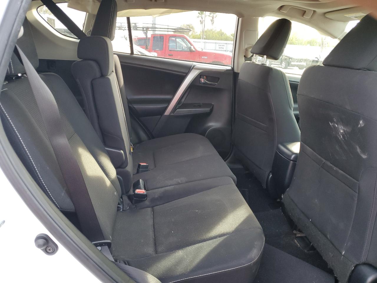 2018 Toyota RAV 4 - Image 11