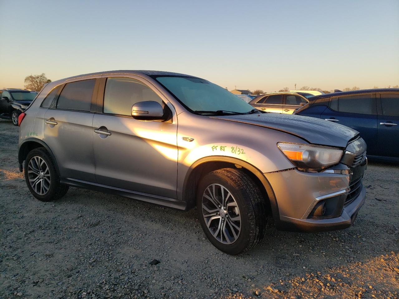 2017 Mitsubishi Outlander - Image 4