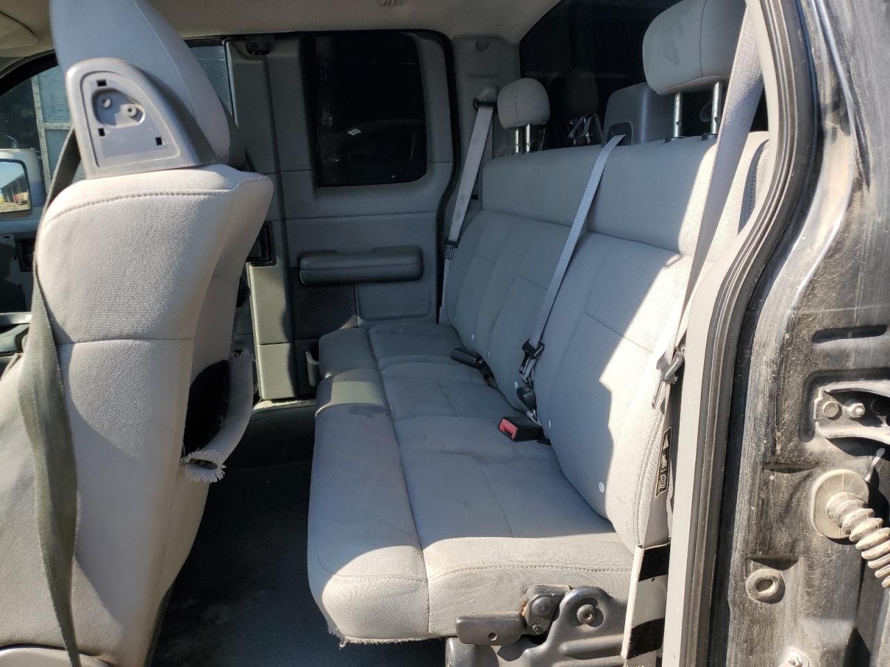 2004 Ford F-150 - Image 10