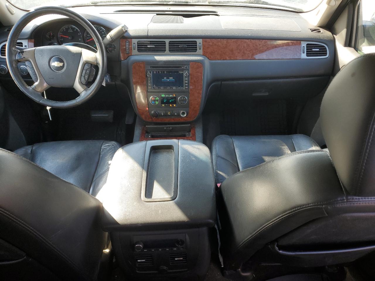2010 Chevrolet Avalanche - Image 8