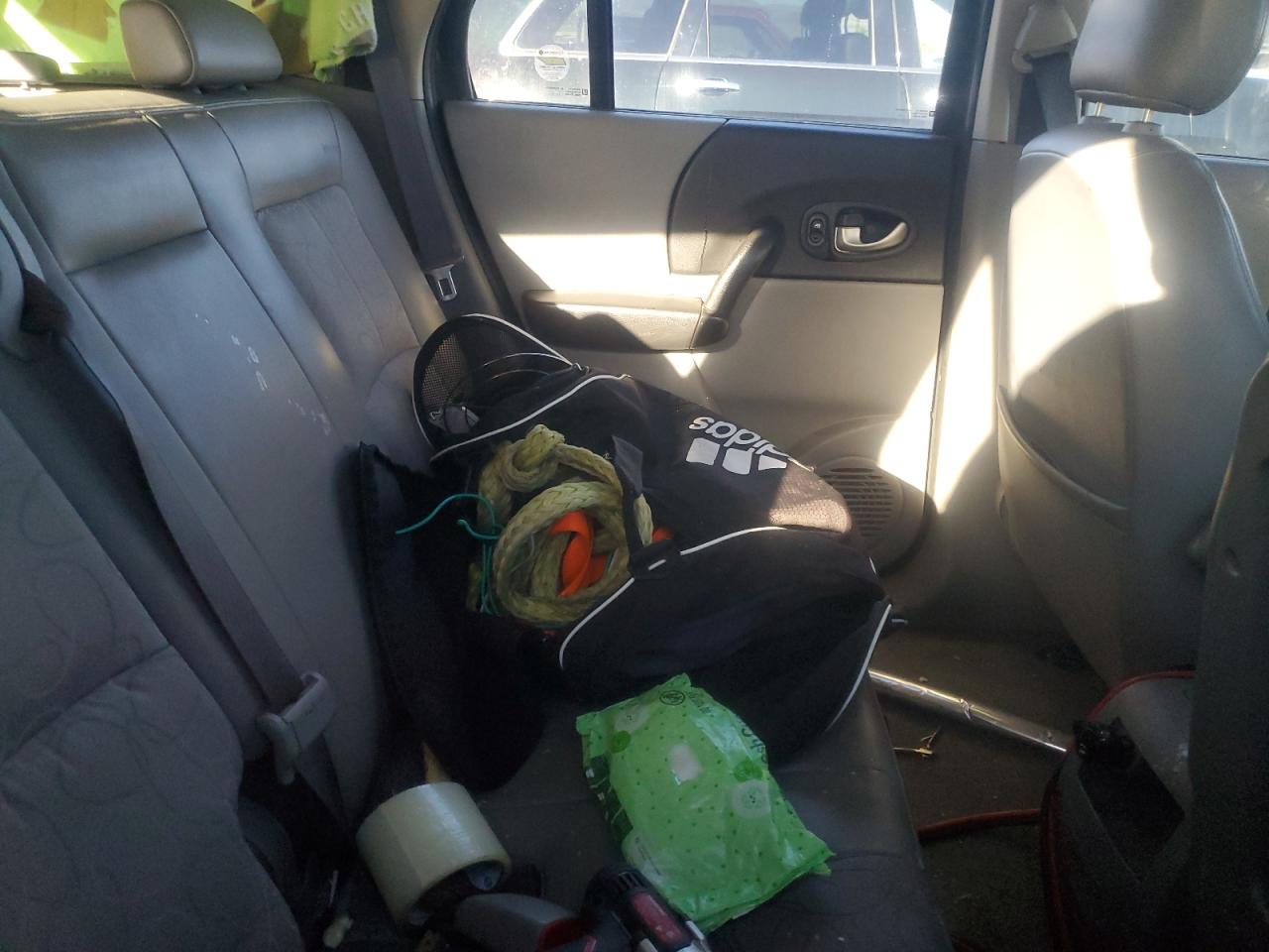 2004 Saturn VUE - Image 10