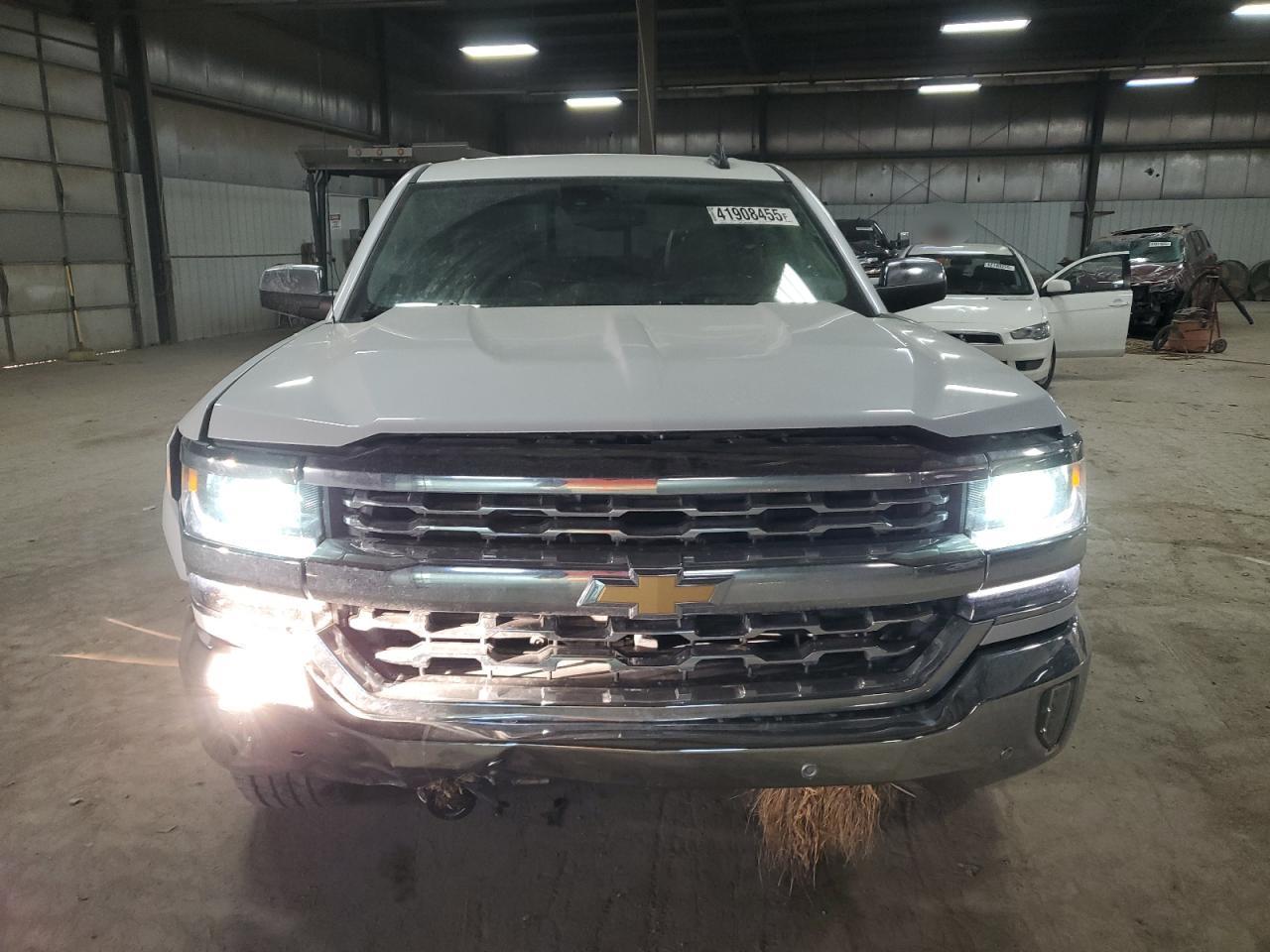 2017 Chevrolet Silverado - Image 5