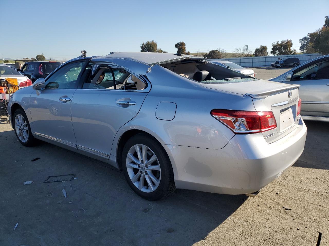 2010 Lexus ES - Image 2