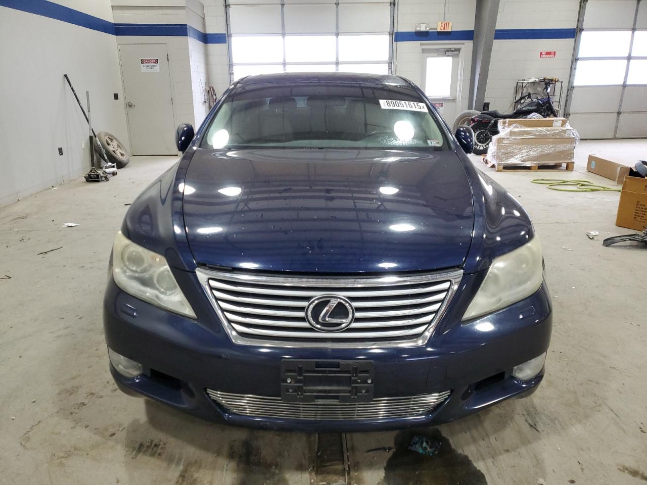 2011 Lexus LS - Image 5