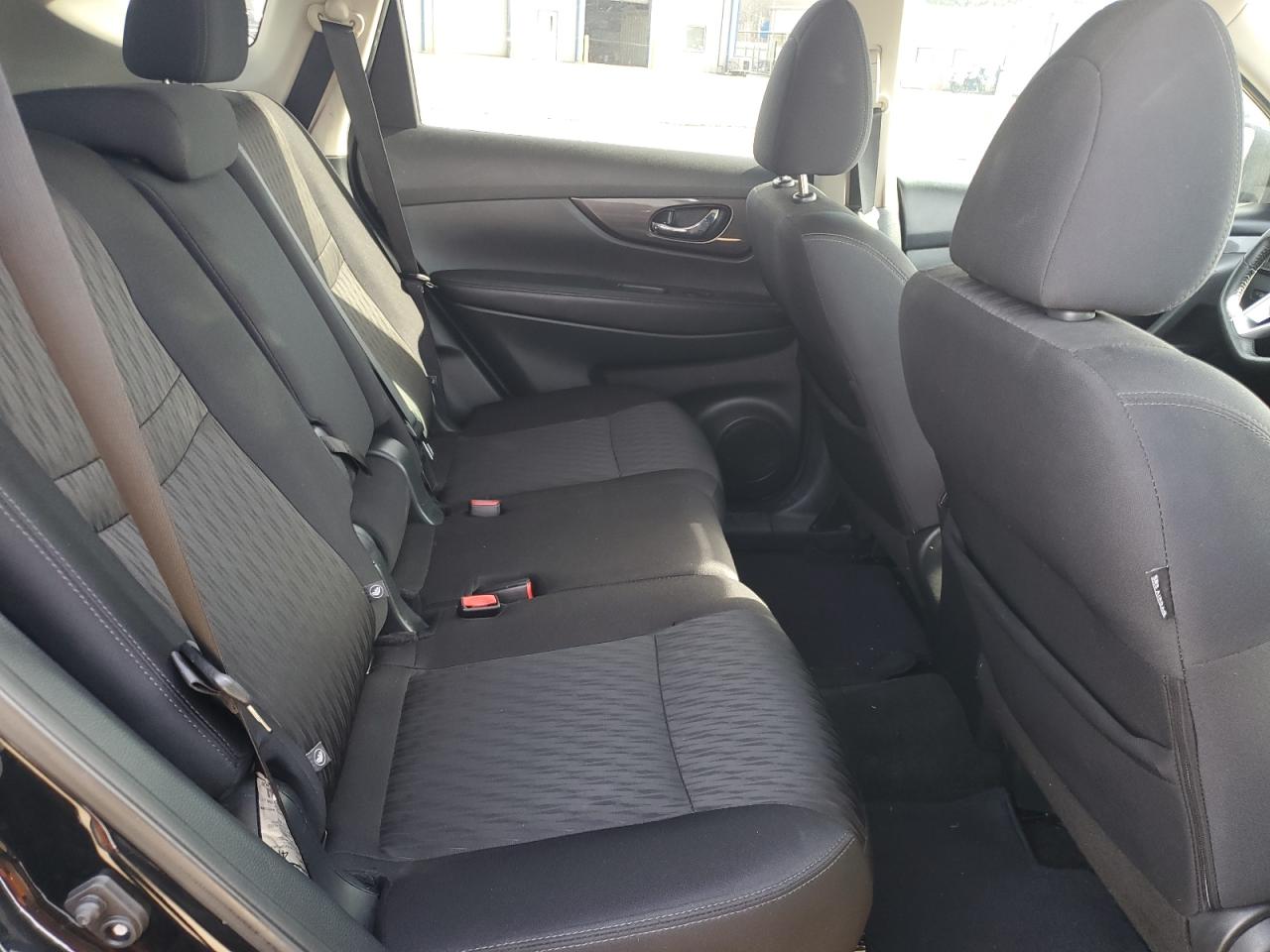 2019 Nissan Rogue - Image 11