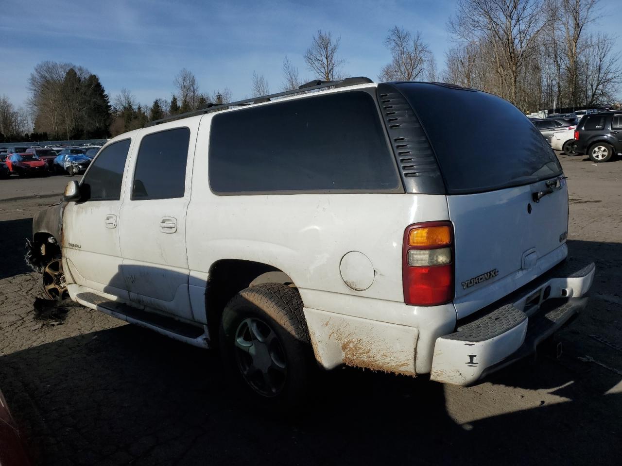 2003 GMC Yukon - Image 2