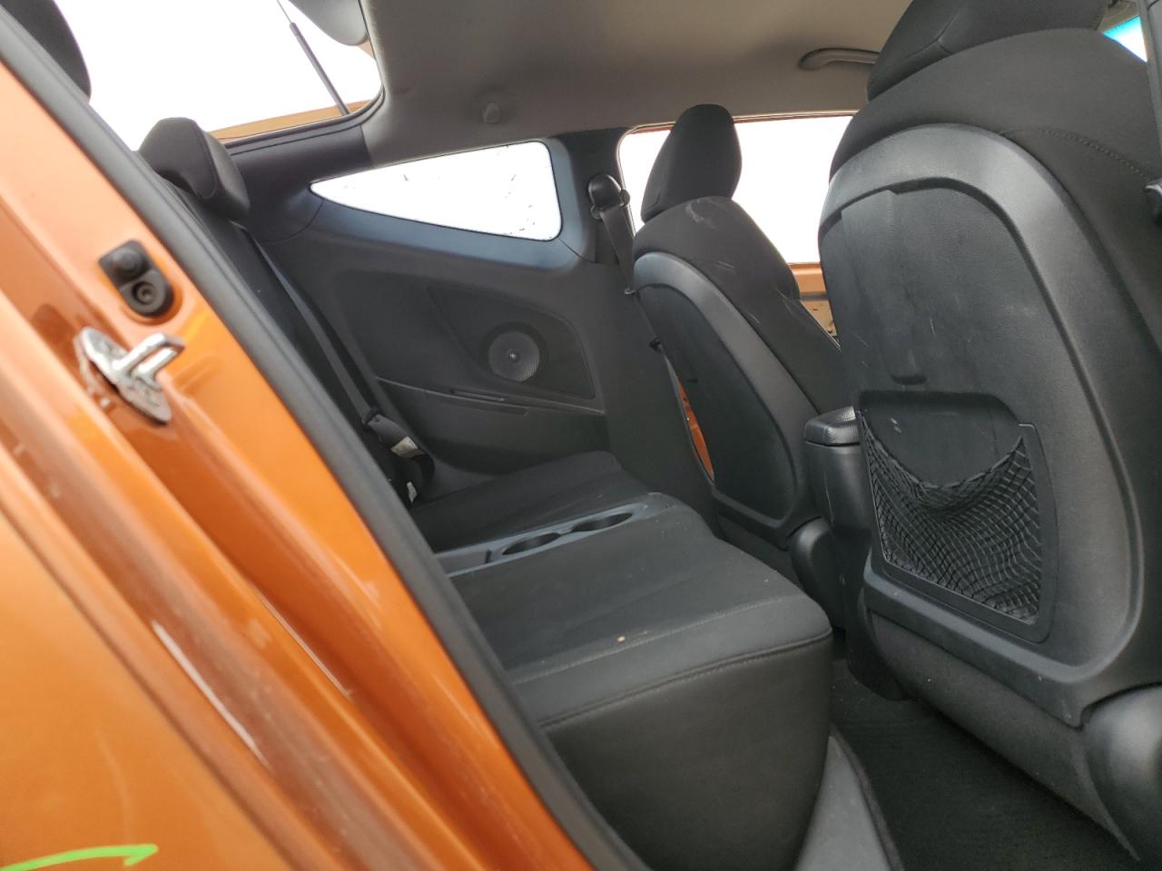 2015 Hyundai Veloster - Image 12