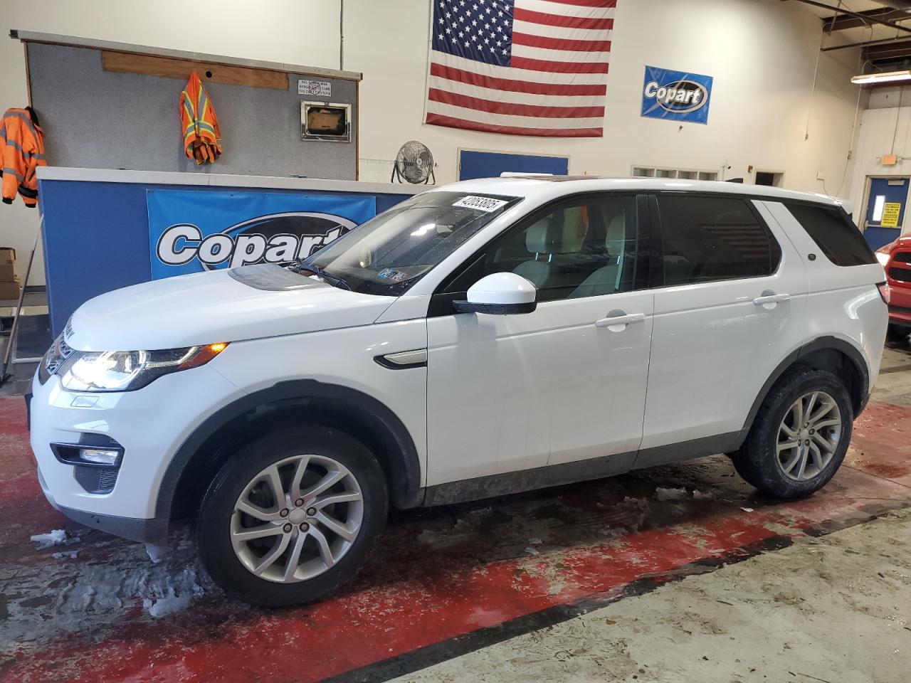 2018 Land Rover Discovery - Image 1