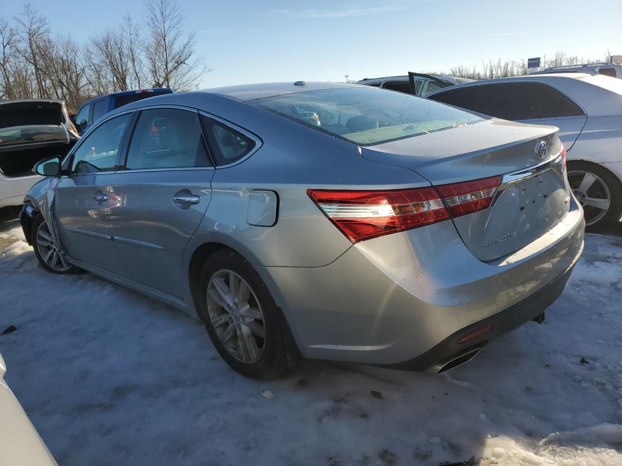 2015 Toyota Avalon - Image 2