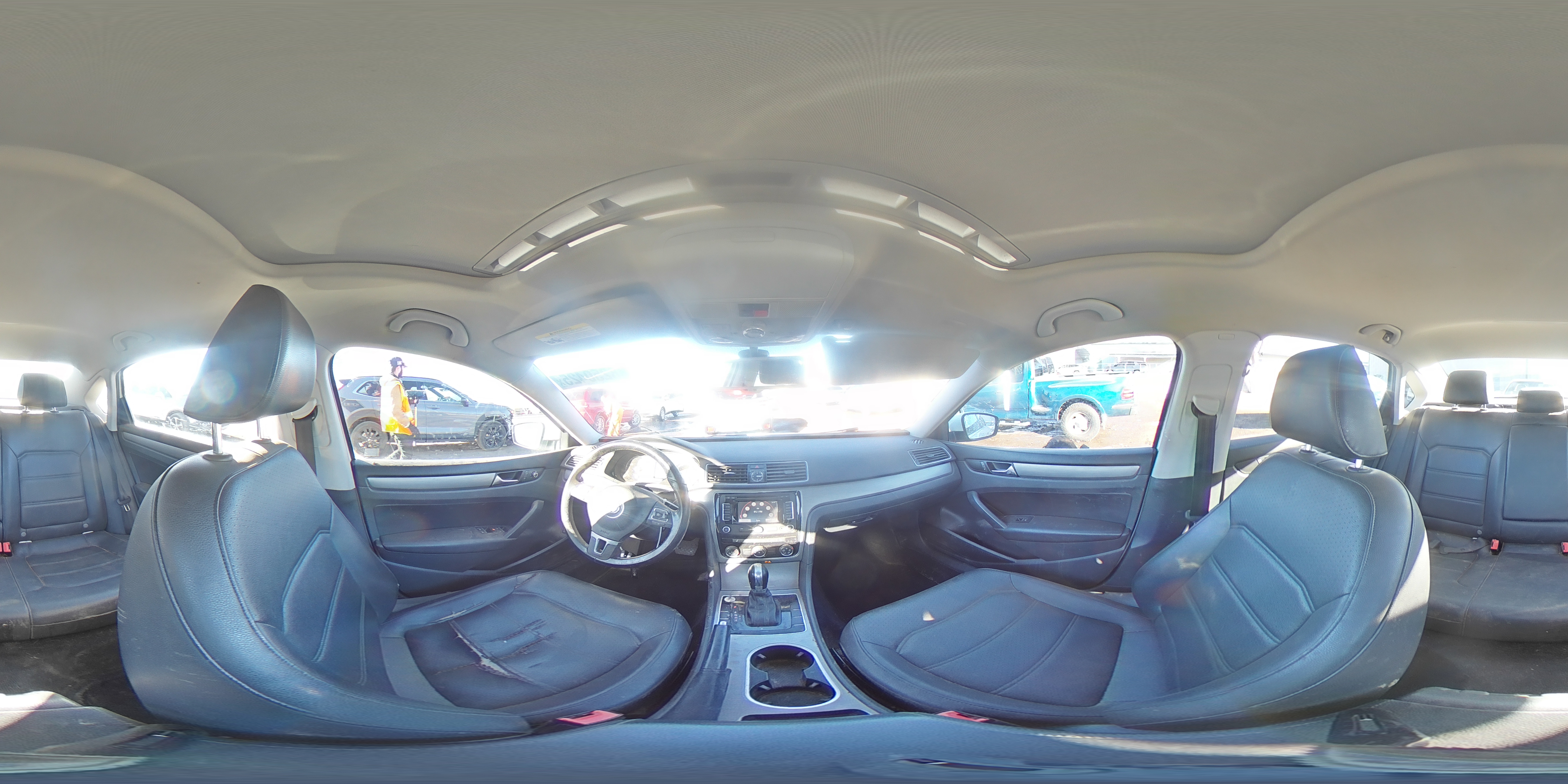 2014 Volkswagen Passat - Image 14