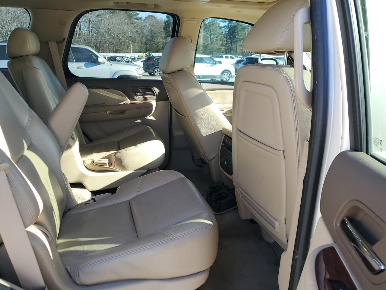 2010 Chevrolet Tahoe - Image 10