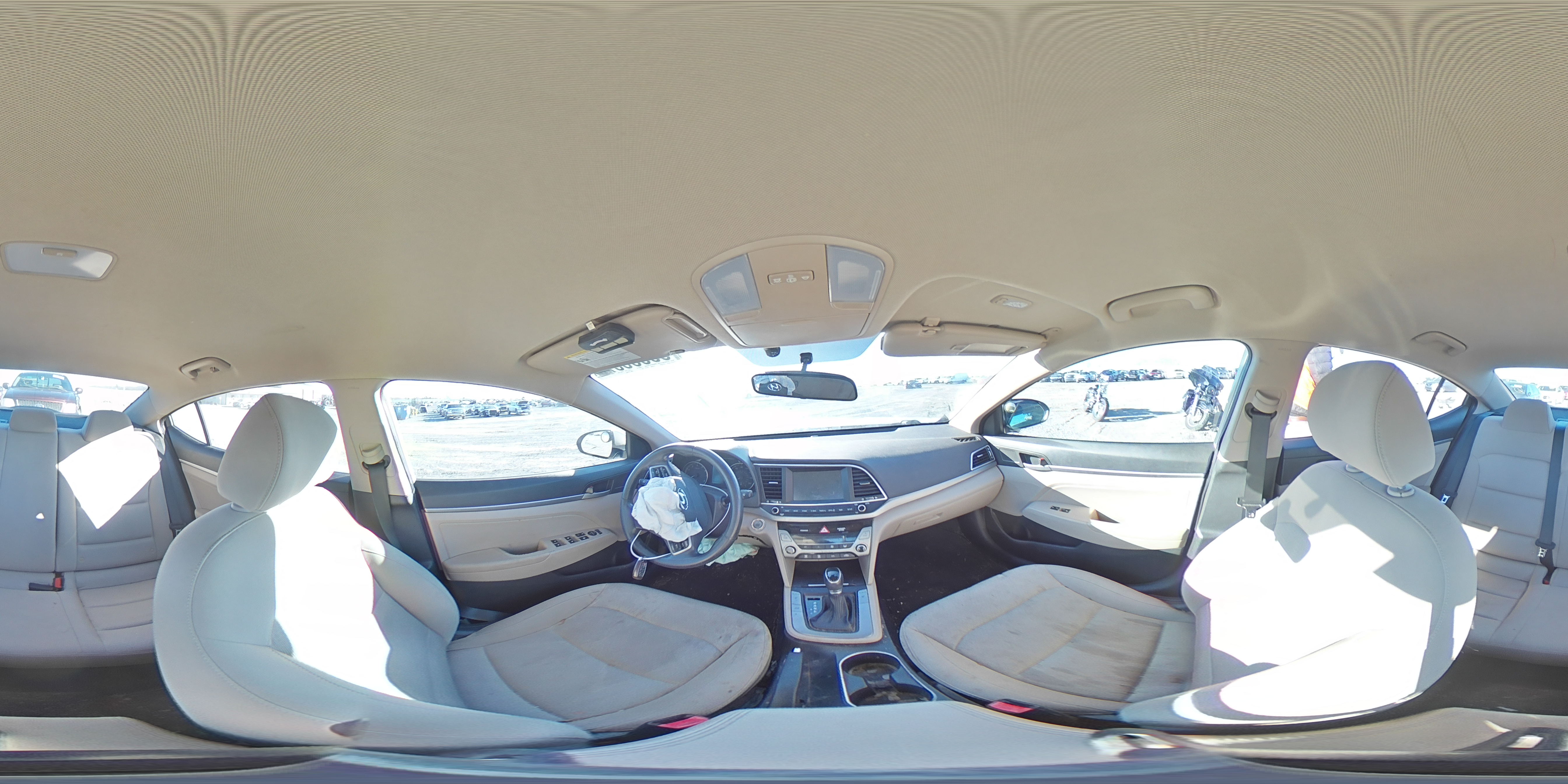 2017 Hyundai Elantra - Image 13
