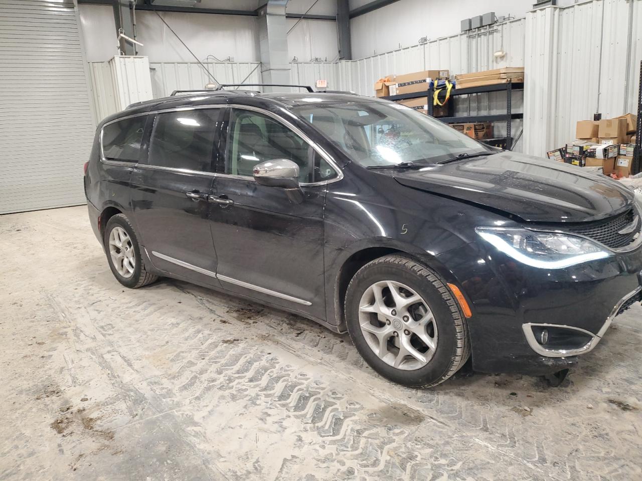 2020 Chrysler Pacifica - Image 4