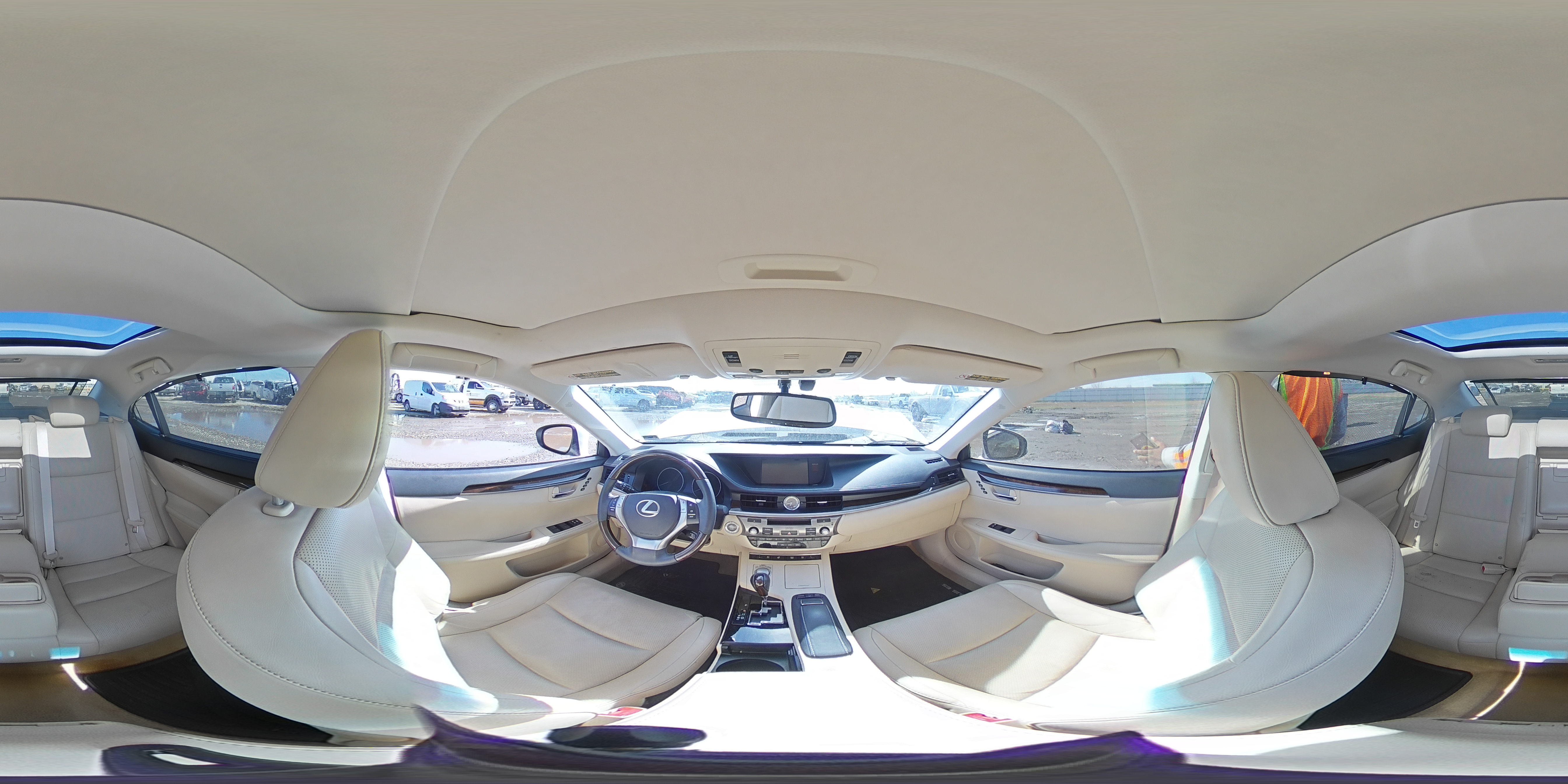 2014 Lexus ES - Image 12