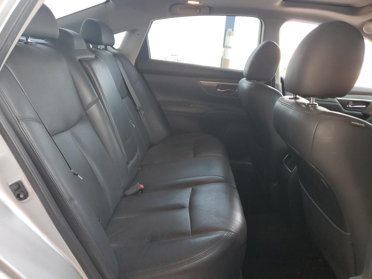 2015 Nissan Altima - Image 10