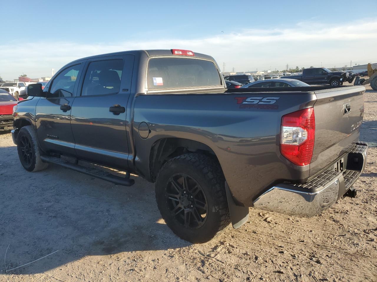 VIN 5TFEM5F13HX120210 2017 TOYOTA TUNDRA no.2