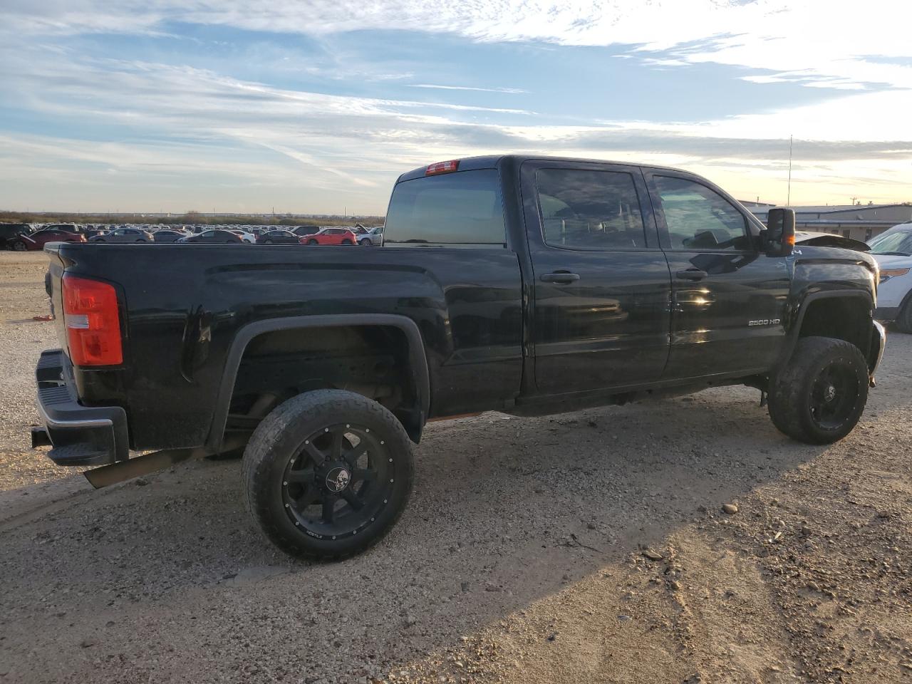2018 GMC Sierra - Image 3