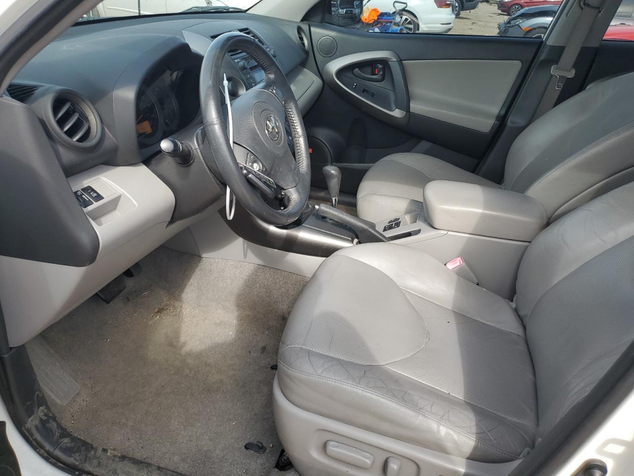 2010 Toyota RAV 4 - Image 7