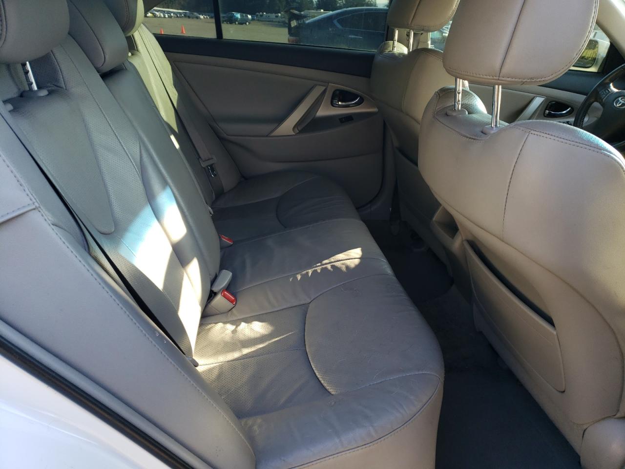 2011 Toyota Camry - Image 11