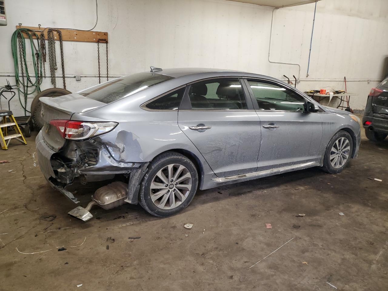 2016 Hyundai Sonata - Image 3
