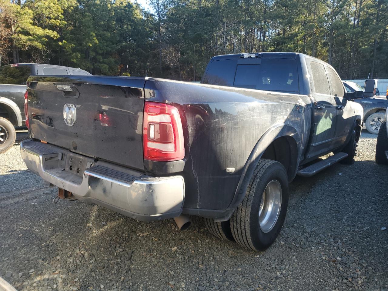 2022 RAM 3500 - Image 3