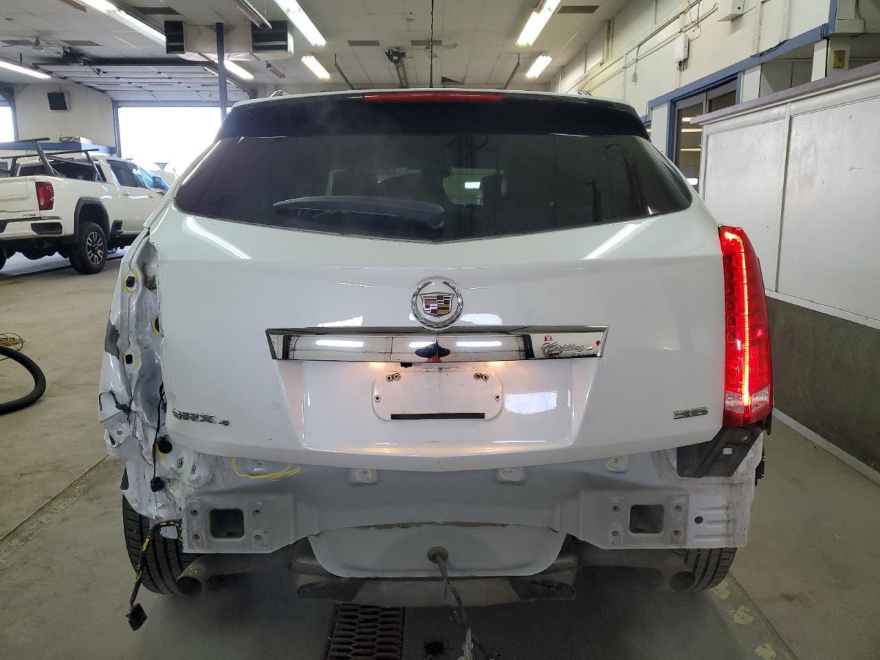 2016 Cadillac SRX - Image 6