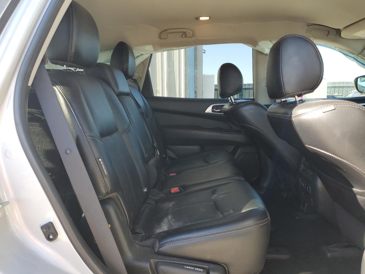 2020 Nissan Pathfinder - Image 11