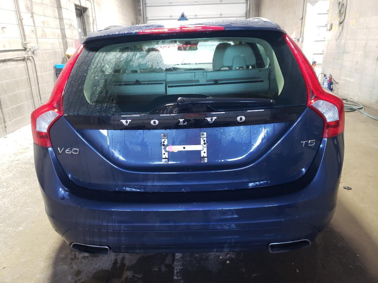 2015 Volvo V60 - Image 6