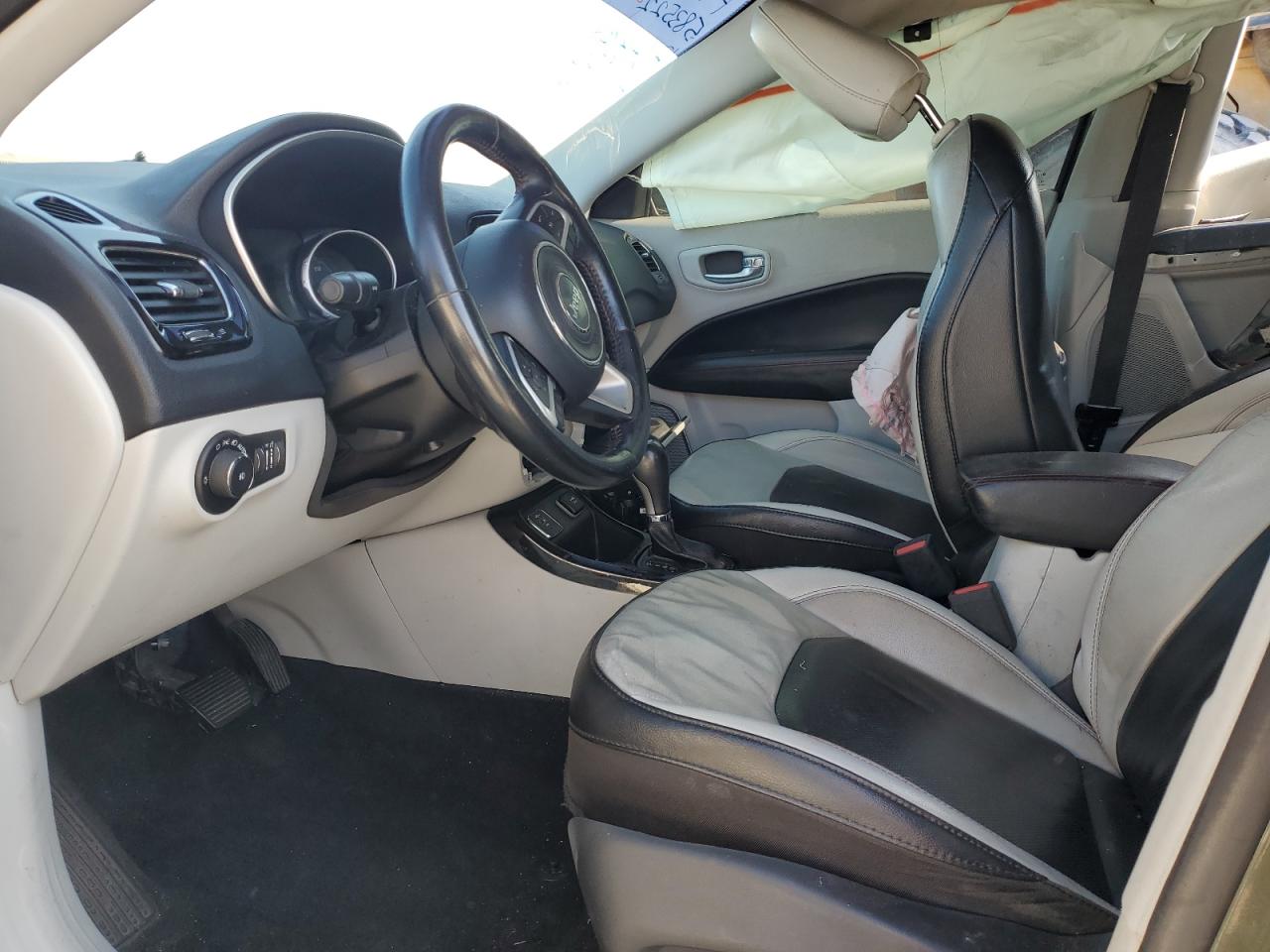 2020 Jeep Compass - Image 7