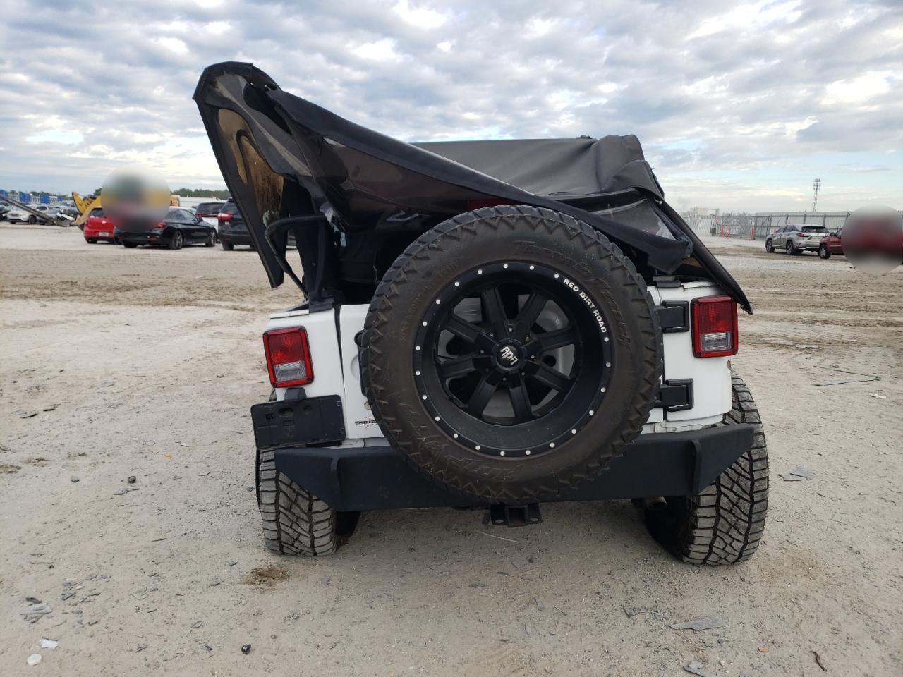 2015 Jeep Wrangler - Image 6