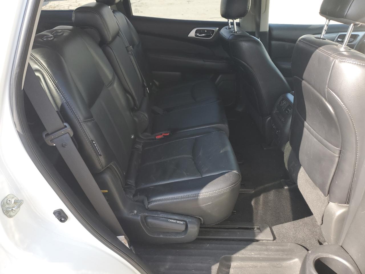 2020 Nissan Pathfinder - Image 11