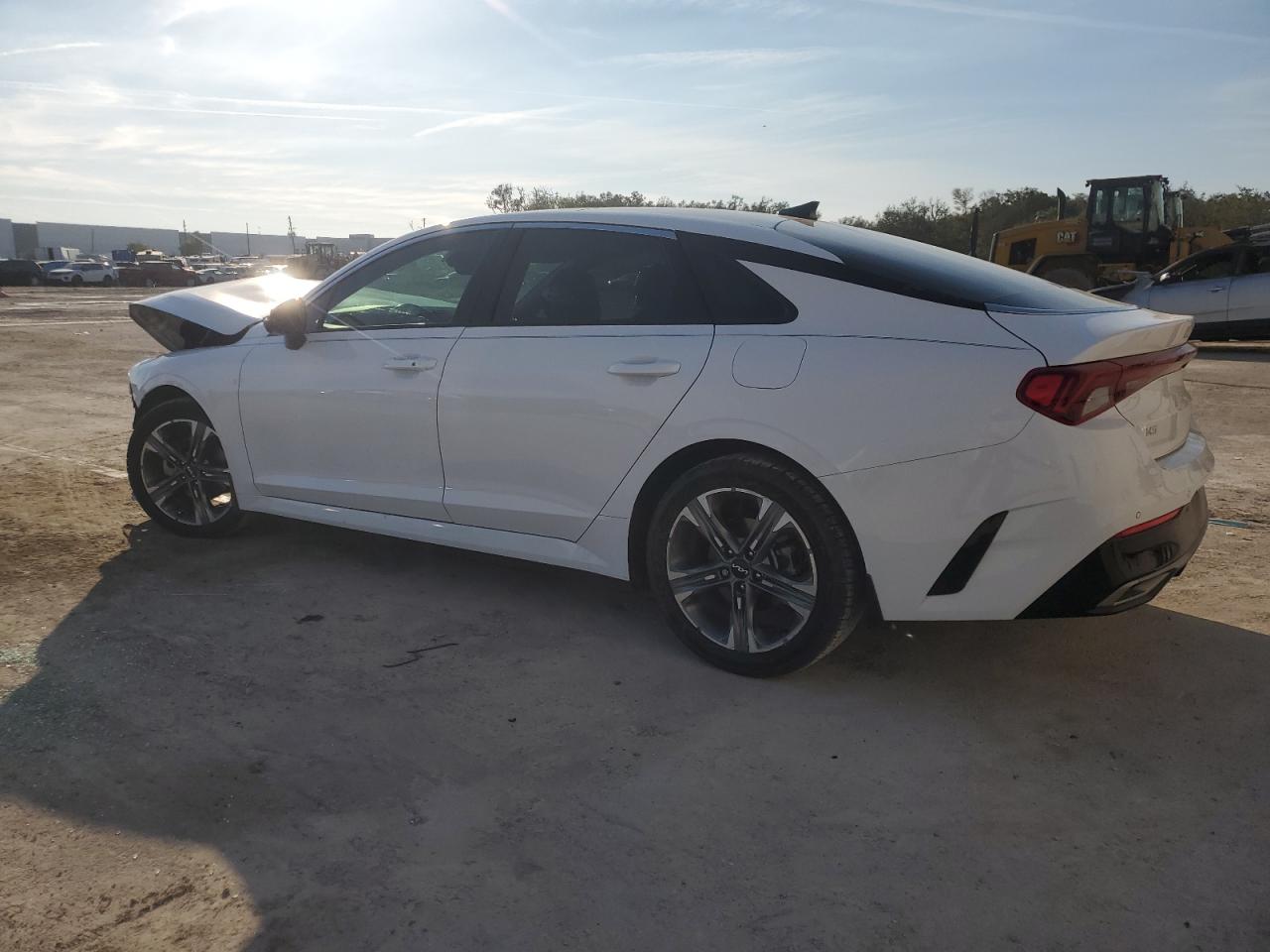 2024 Kia K5 - Image 2